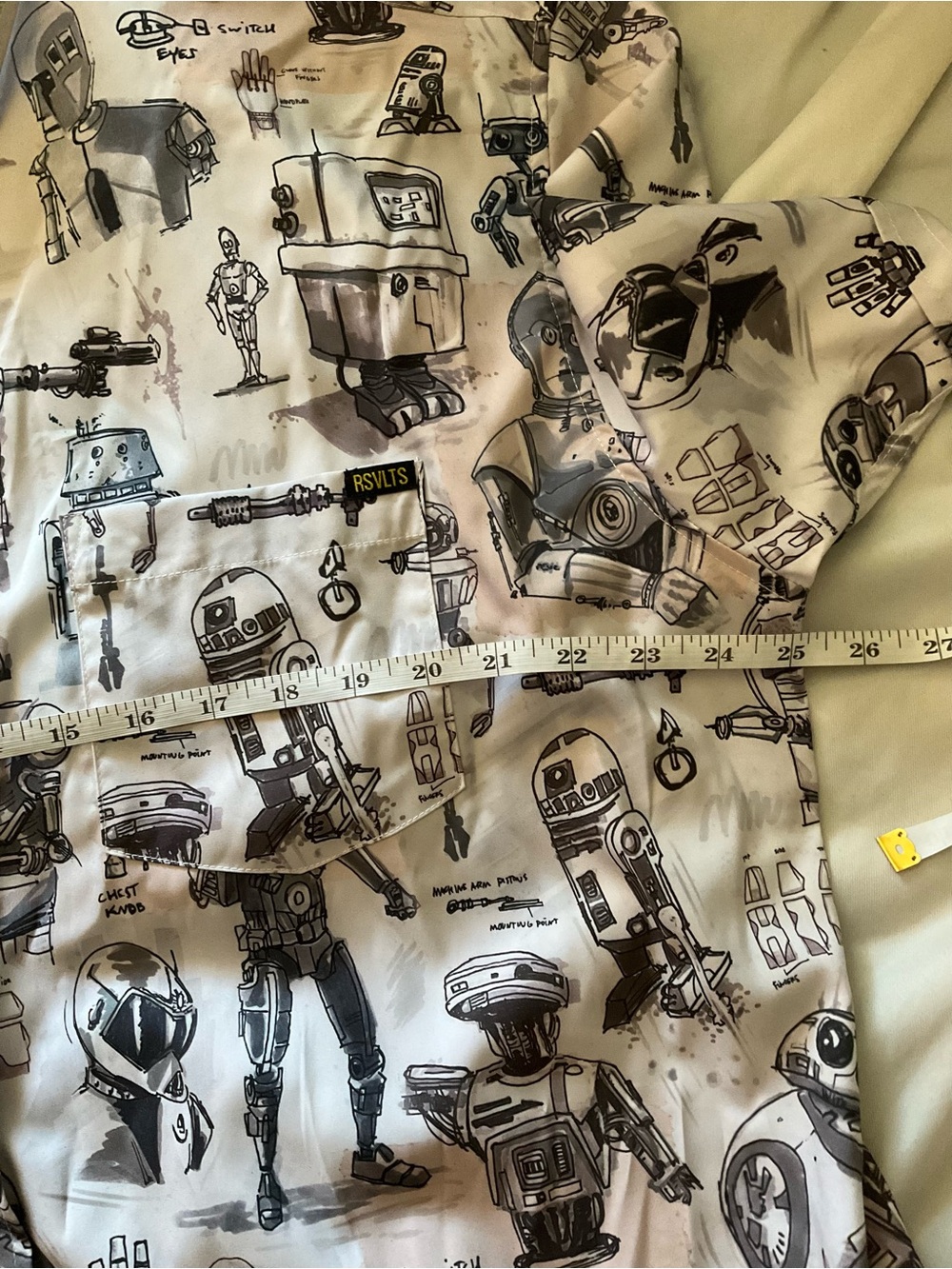 Star Wars Short-Sleeve Droid Print Shirt in White and Black NWT - Picture 3 of 13
